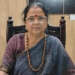 सोशल मीडिया का मायाजाल तोड़ रहा परिवारों की नींव, राज्य महिला आयोग ने जताई गंभीर चिंता।